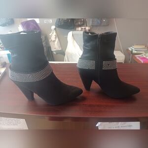 Stunning Size 10 Women's Black Studded Ankle Boots